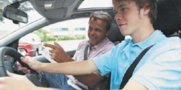 К водителю приравнивается лицо, обучающее вождению
